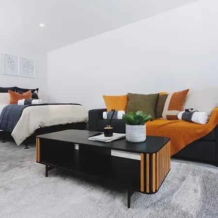 1 Bed Central City Deluxe W/Carpark